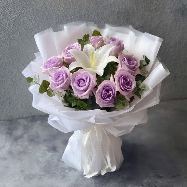 Celestial Harmony – A Purple Rose and White Lily Sonata Wrapped in Cloudlike Whispers
